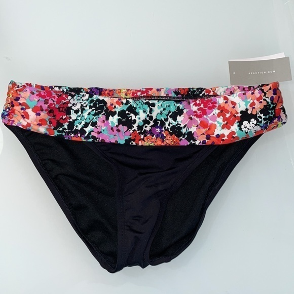 Kenneth Cole Reaction black and floral bikini bottom. Size Medium. New with tags